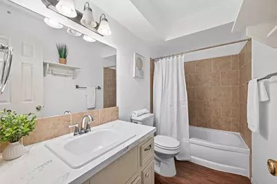 7714 Renwick Drive #D13, Houston, TX 77081 - Photo 23