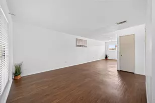 7714 Renwick Dr, Houston, TX 77081 - Photo 5