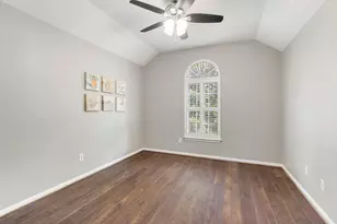 31 S Chandler Creek Cir, The Woodlands, TX 77381 - Photo 19