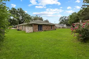 6281 25th St, Groves, TX 77619 - Photo 21
