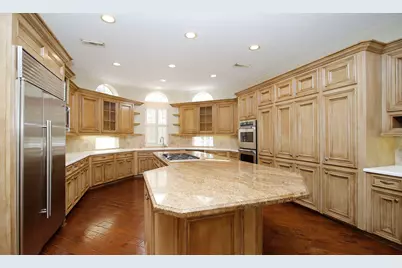 8 Epernay Place, Jersey Village, TX 77040 - Photo 11