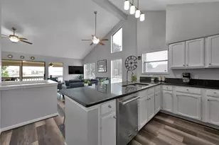 124 April Point N, Montgomery, TX 77356 - Photo 11