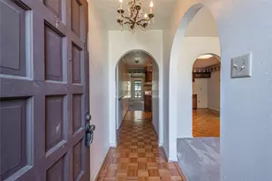 2121 Yorktown Ct S, League City, TX 77573 - Photo 5