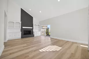 13834 Sheri Hollow Ln, Houston, TX 77082 - Photo 9