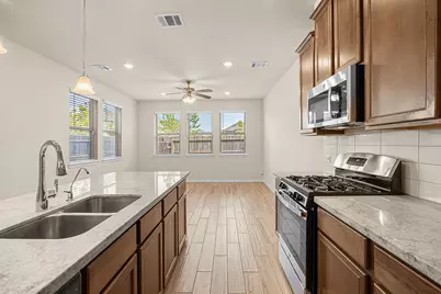 5617 Evanston Lane, Pasadena, TX 77505 - Photo 13