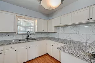 2946 Dragonwick Dr, Houston, TX 77045 - Photo 15