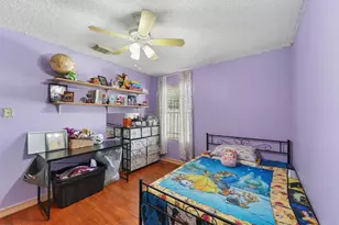 1227 Common Park Dr, Houston, TX 77009 - Photo 17