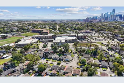 1227 Common Park Drive, Houston, TX 77009 - Photo 31