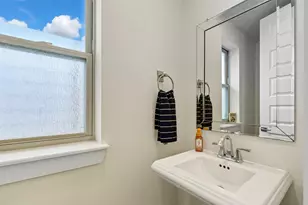 215 Avondale St, Houston, TX 77006 - Photo 21