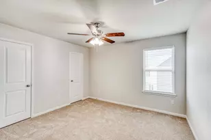 8119 Sunberry Shadow Dr, Houston, TX 77016 - Photo 15