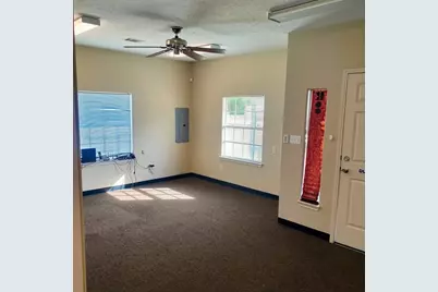 610 Cindyrella Drive, Highlands, TX 77562 - Photo 7