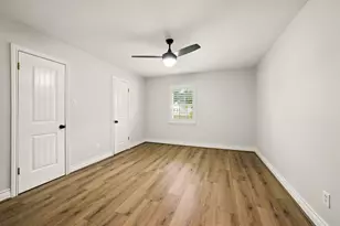 10718 Chevy Chase Dr, Houston, TX 77042 - Photo 31