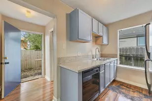 3706 Delano St, Houston, TX 77004 - Photo 9