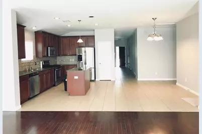 2016 Leisure Lane, League City, TX 77573 - Photo 5