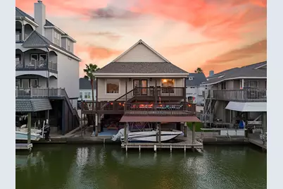 1822 Port O'Call Street, Tiki Island, TX 77554 - Photo 1
