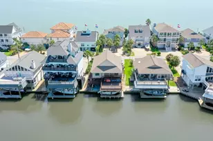 1822 Port O' Call St, Tiki Island, TX 77554 - Photo 47