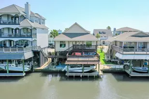 1822 Port O' Call St, Tiki Island, TX 77554 - Photo 39