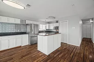 1190 Sailfish St, Bayou Vista, TX 77563 - Photo 9