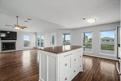 1190 Sailfish Street, Bayou Vista, TX 77563 - Photo 11