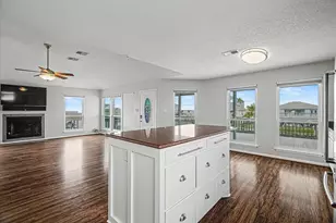 1190 Sailfish St, Bayou Vista, TX 77563 - Photo 11