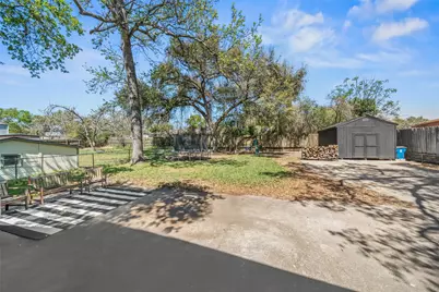 234 E Obryant Street, Bellville, TX 77418 - Photo 17