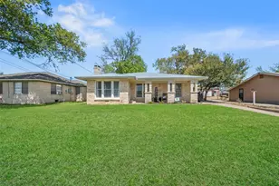 234 E Obryant St, Bellville, TX 77418 - Photo 3