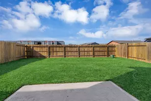 5327 CJ Walker Ln, Houston, TX 77048 - Photo 39