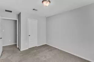 5327 CJ Walker Ln, Houston, TX 77048 - Photo 25