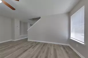 10111 Victoria Falls Ln, Houston, TX 77075 - Photo 3