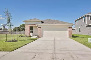 211 Lisa Marie Dr, Angleton, TX 77515 - Photo 1