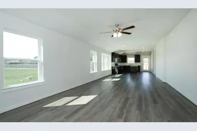 211 Lisa Marie Drive, Angleton, TX 77515 - Photo 7