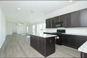 211 Lisa Marie Dr, Angleton, TX 77515 - Photo 11
