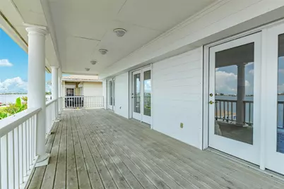 7306 Offats Point Circle, Galveston, TX 77551 - Photo 23