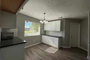 14010 Towneway Dr, Sugar Land, TX 77498 - Photo 7