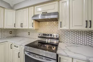 7834 Vickijohn Dr, Houston, TX 77071 - Photo 9