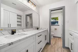 6646 Bayou View Dr, Houston, TX 77091 - Photo 17