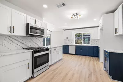 6646 Bayou View Drive, Houston, TX 77091 - Photo 7