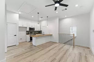 7809 Dyer St, Houston, TX 77088 - Photo 3