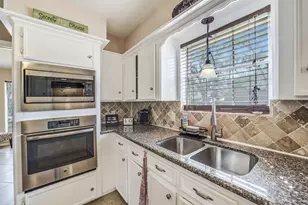 4910 Charade Dr, Houston, TX 77066 - Photo 11