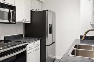 11201 Lynbrook Dr, Houston, TX 77042 - Photo 1