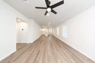 15647 Agave Vly Trl, Houston, TX 77090 - Photo 9