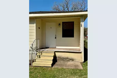 300 Avenue C, Richmond, TX 77406 - Photo 1