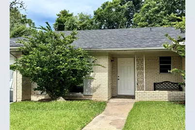 7 Richards Courts, La Marque, TX 77568 - Photo 1