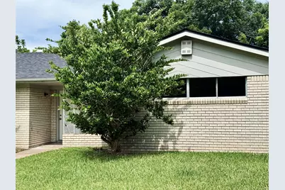 7 Richards Courts, La Marque, TX 77568 - Photo 3