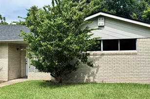 7 Richards Courts, La Marque, TX 77568 - Photo 3