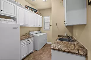 5220 Forest Cove Dr, Dickinson, TX 77539 - Photo 29