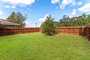 220 N William Barnett Ave, Cleveland, TX 77327 - Photo 5