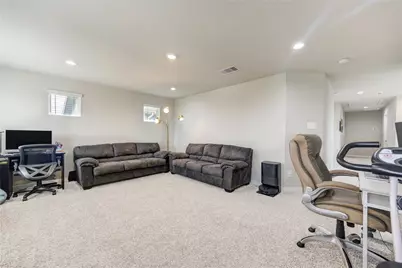 12539 Colchester Creek Court, Houston, TX 77047 - Photo 15