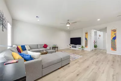 12539 Colchester Creek Court, Houston, TX 77047 - Photo 7
