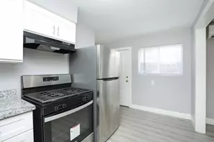 8127 Colonial Ln, Houston, TX 77051 - Photo 11